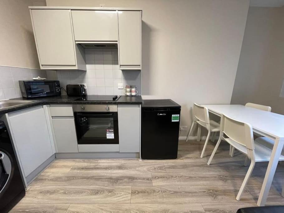 Hosted By Ryan - 1 Bedroom Apartment Liverpool Esterno foto